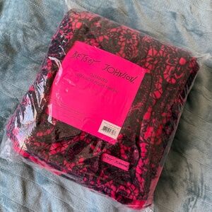Betsey Johnson Oversized Ultra Soft Plush Throw
